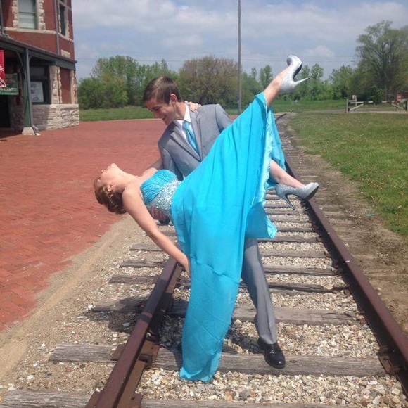 Prom dress - Picture 5 of 16